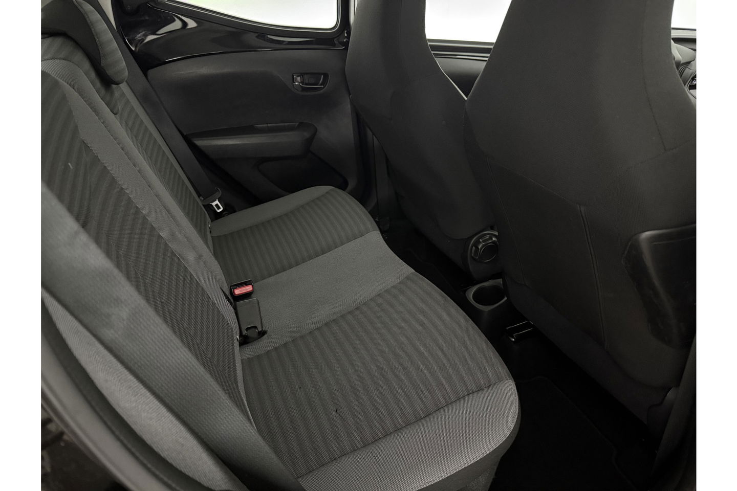 Toyota Aygo 1.0 VVT-i x-play Airco LED Cruise Camera Navigatie Elektrpakket