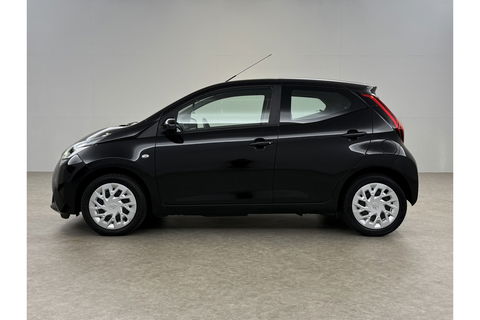 Toyota Aygo 1.0 VVT-i x-play Airco LED Cruise Camera Navigatie Elektrpakket