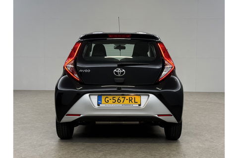 Toyota Aygo 1.0 VVT-i x-play Airco LED Cruise Camera Navigatie Elektrpakket