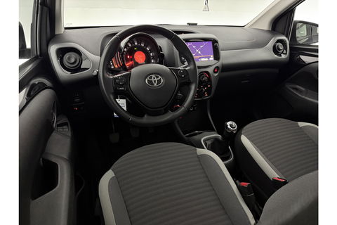 Toyota Aygo 1.0 VVT-i x-play Airco LED Cruise Camera Navigatie Elektrpakket