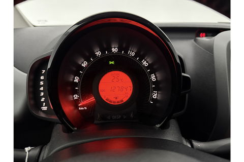 Toyota Aygo 1.0 VVT-i x-play Airco LED Cruise Camera Navigatie Elektrpakket