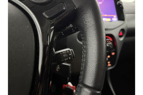 Toyota Aygo 1.0 VVT-i x-play Airco LED Cruise Camera Navigatie Elektrpakket