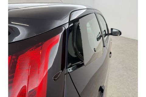Toyota Aygo 1.0 VVT-i x-play Airco LED Cruise Camera Navigatie Elektrpakket