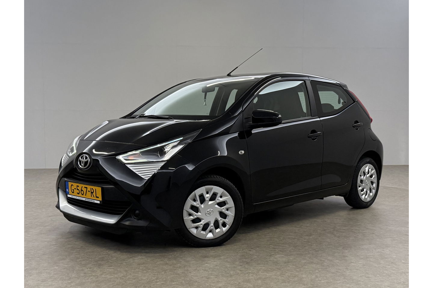 Toyota Aygo 1.0 VVT-i x-play Airco LED Cruise Camera Navigatie Elektrpakket