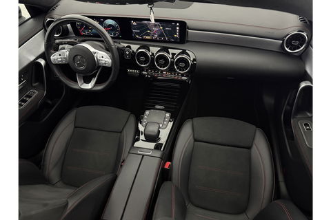 Mercedes-Benz CLA-Klasse 180 AMG Pano LED Trekhaak Virtual Camera Carplay Cruise Clima Navi PDC 18"LMV