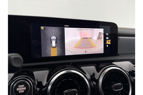 Mercedes-Benz CLA-Klasse 180 AMG Pano LED Trekhaak Virtual Camera Carplay Cruise Clima Navi PDC 18"LMV
