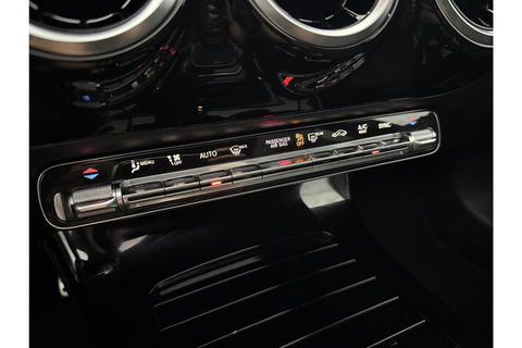 Mercedes-Benz CLA-Klasse 180 AMG Pano LED Trekhaak Virtual Camera Carplay Cruise Clima Navi PDC 18"LMV
