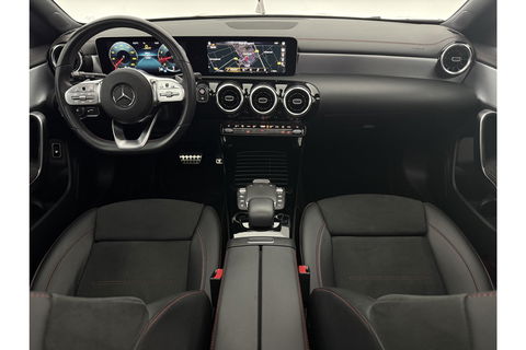 Mercedes-Benz CLA-Klasse 180 AMG Pano LED Trekhaak Virtual Camera Carplay Cruise Clima Navi PDC 18"LMV