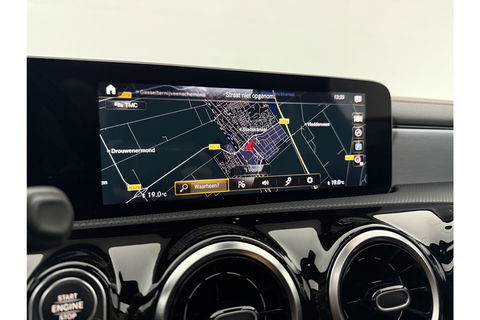 Mercedes-Benz CLA-Klasse 180 AMG Pano LED Trekhaak Virtual Camera Carplay Cruise Clima Navi PDC 18"LMV