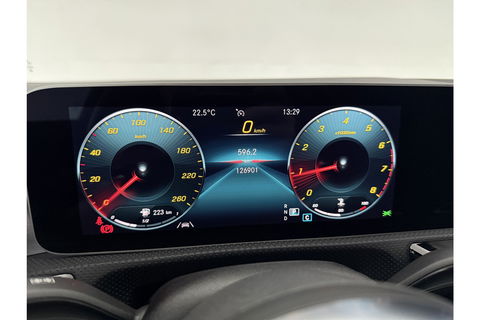 Mercedes-Benz CLA-Klasse 180 AMG Pano LED Trekhaak Virtual Camera Carplay Cruise Clima Navi PDC 18"LMV