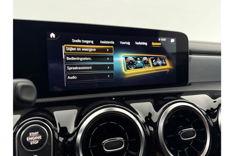 Mercedes-Benz CLA-Klasse 180 AMG Pano LED Trekhaak Virtual Camera Carplay Cruise Clima Navi PDC 18"LMV