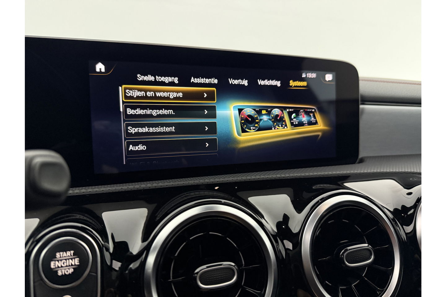 Mercedes-Benz CLA-Klasse 180 AMG Pano LED Trekhaak Virtual Camera Carplay Cruise Clima Navi PDC 18"LMV