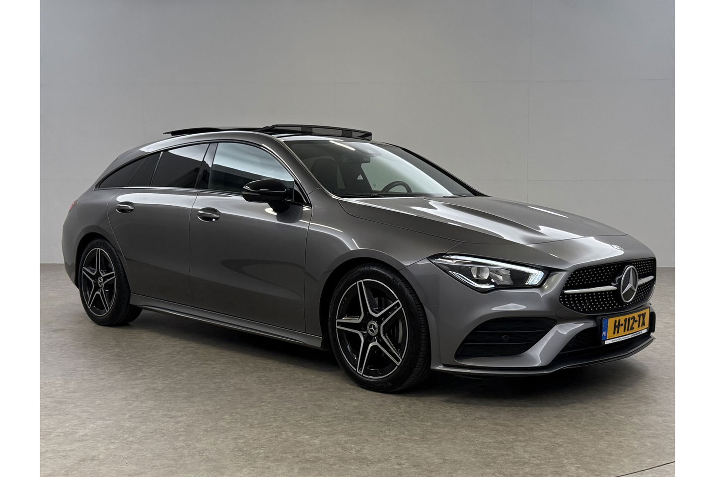 Mercedes-Benz CLA-Klasse 180 AMG Pano LED Trekhaak Virtual Camera Carplay Cruise Clima Navi PDC 18"LMV