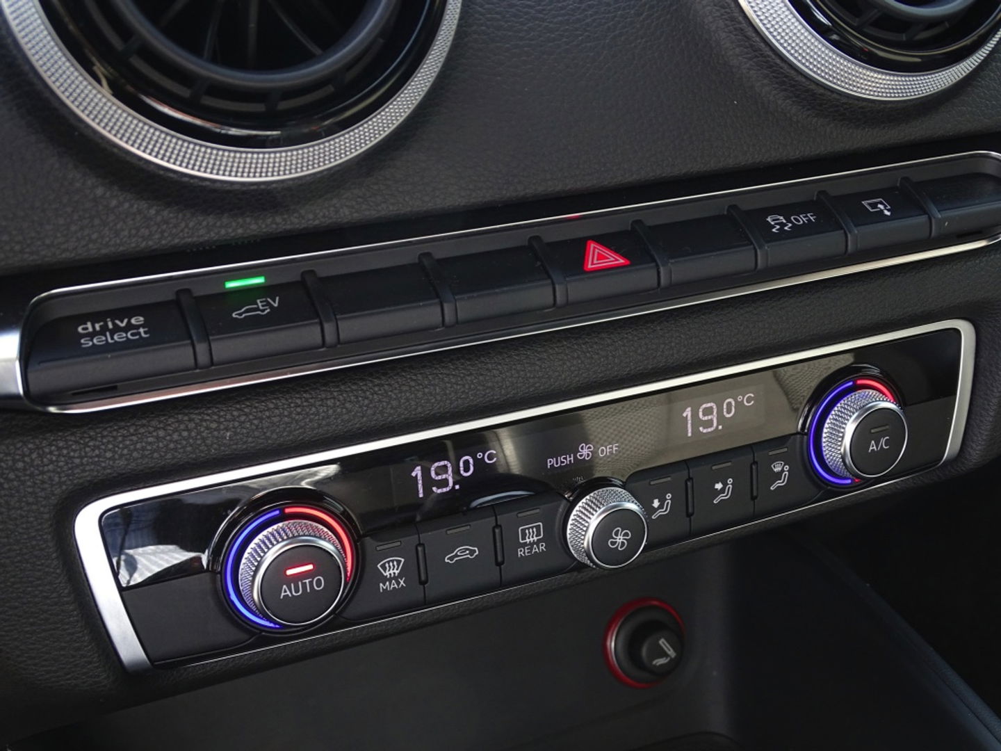Audi A3 Sportback 300PK e-tron S-Tronic / ProLine + / S-Edition / LED