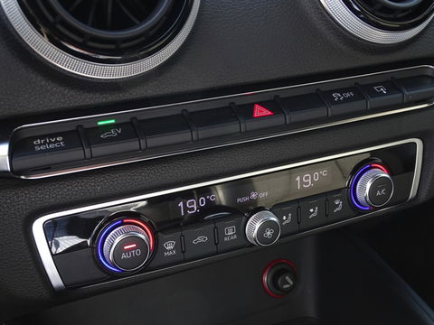 Audi A3 Sportback 300PK e-tron S-Tronic / ProLine + / S-Edition / LED