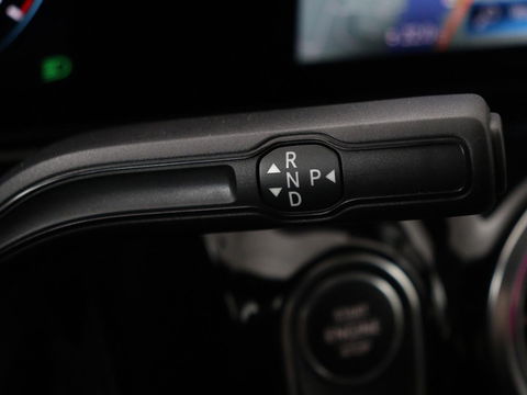 Mercedes-Benz B-Klasse 180 Business Solution Luxury | Leder | Trekhaak | Stoelverwarming | Camera | Navigatie | Full LED | Park Assist | Sfeerverlichting | Widescreen