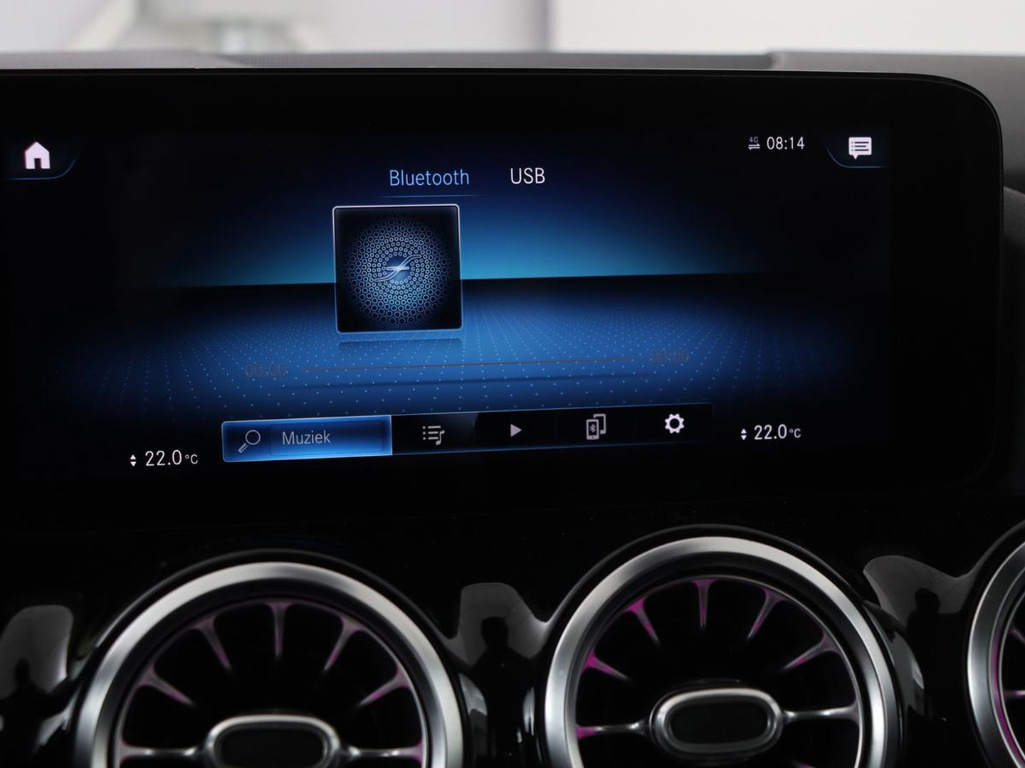 Mercedes-Benz B-Klasse 180 Business Solution Luxury | Leder | Trekhaak | Stoelverwarming | Camera | Navigatie | Full LED | Park Assist | Sfeerverlichting | Widescreen