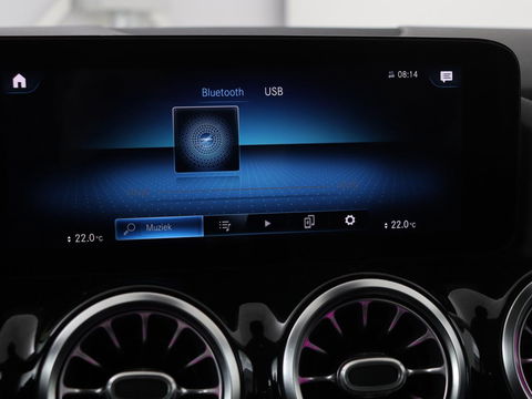 Mercedes-Benz B-Klasse 180 Business Solution Luxury | Leder | Trekhaak | Stoelverwarming | Camera | Navigatie | Full LED | Park Assist | Sfeerverlichting | Widescreen