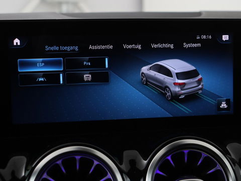 Mercedes-Benz B-Klasse 180 Business Solution Luxury | Leder | Trekhaak | Stoelverwarming | Camera | Navigatie | Full LED | Park Assist | Sfeerverlichting | Widescreen