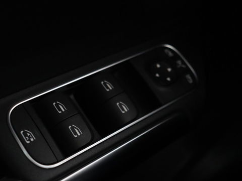 Mercedes-Benz B-Klasse 180 Business Solution Luxury | Leder | Trekhaak | Stoelverwarming | Camera | Navigatie | Full LED | Park Assist | Sfeerverlichting | Widescreen