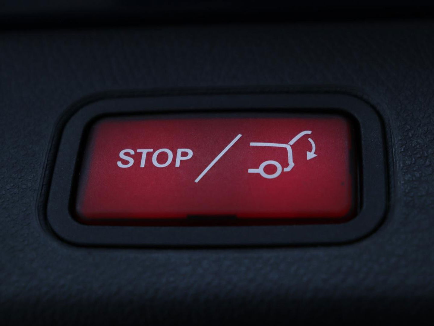 Mercedes-Benz B-Klasse 180 Business Solution Luxury | Leder | Trekhaak | Stoelverwarming | Camera | Navigatie | Full LED | Park Assist | Sfeerverlichting | Widescreen