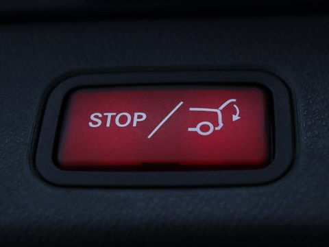 Mercedes-Benz B-Klasse 180 Business Solution Luxury | Leder | Trekhaak | Stoelverwarming | Camera | Navigatie | Full LED | Park Assist | Sfeerverlichting | Widescreen