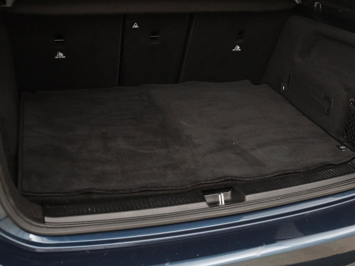 Mercedes-Benz B-Klasse 180 Business Solution Luxury | Leder | Trekhaak | Stoelverwarming | Camera | Navigatie | Full LED | Park Assist | Sfeerverlichting | Widescreen