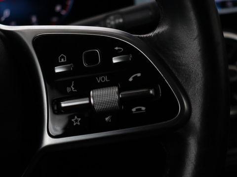Mercedes-Benz B-Klasse 180 Business Solution Luxury | Leder | Trekhaak | Stoelverwarming | Camera | Navigatie | Full LED | Park Assist | Sfeerverlichting | Widescreen