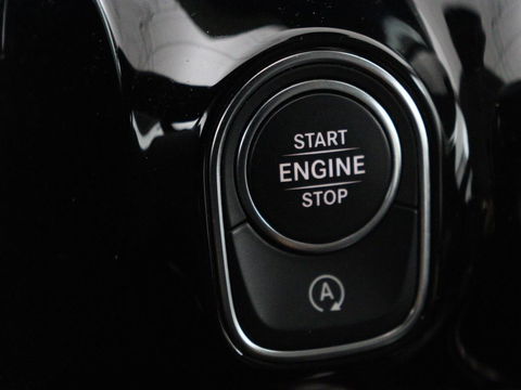 Mercedes-Benz B-Klasse 180 Business Solution Luxury | Leder | Trekhaak | Stoelverwarming | Camera | Navigatie | Full LED | Park Assist | Sfeerverlichting | Widescreen