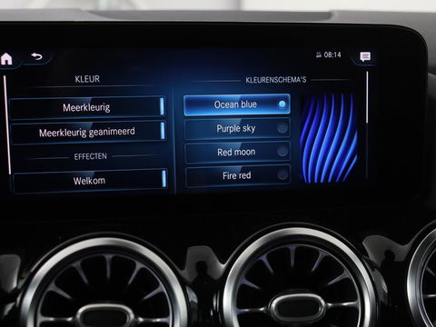 Mercedes-Benz B-Klasse 180 Business Solution Luxury | Leder | Trekhaak | Stoelverwarming | Camera | Navigatie | Full LED | Park Assist | Sfeerverlichting | Widescreen