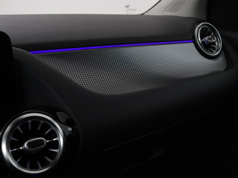 Mercedes-Benz B-Klasse 180 Business Solution Luxury | Leder | Trekhaak | Stoelverwarming | Camera | Navigatie | Full LED | Park Assist | Sfeerverlichting | Widescreen