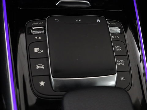 Mercedes-Benz B-Klasse 180 Business Solution Luxury | Leder | Trekhaak | Stoelverwarming | Camera | Navigatie | Full LED | Park Assist | Sfeerverlichting | Widescreen