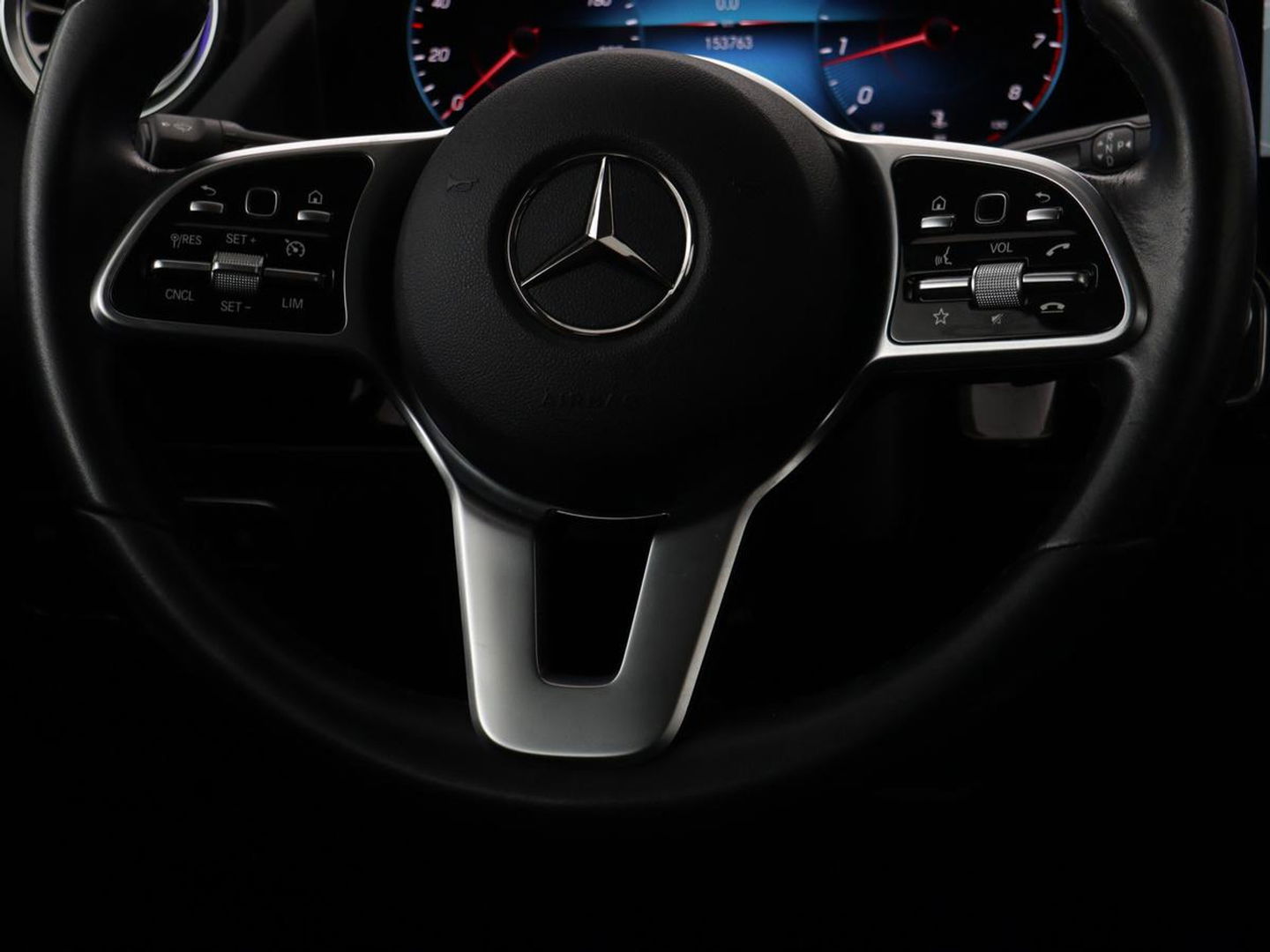 Mercedes-Benz B-Klasse 180 Business Solution Luxury | Leder | Trekhaak | Stoelverwarming | Camera | Navigatie | Full LED | Park Assist | Sfeerverlichting | Widescreen