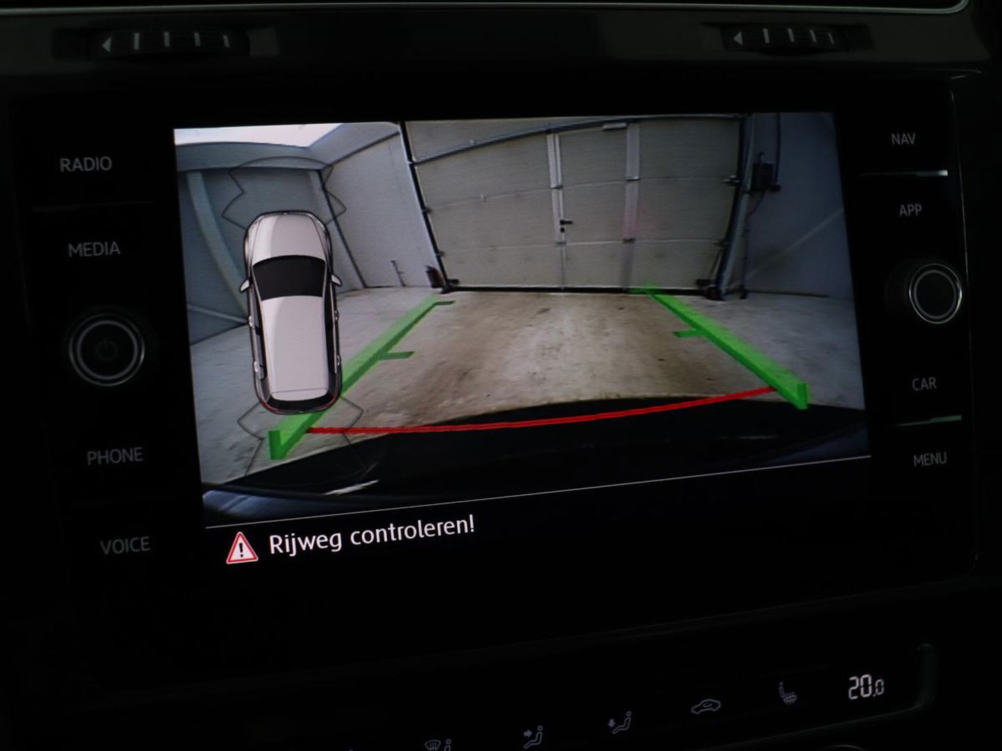 Volkswagen Golf 1.0 TSI Comfortline Business | Stoelverwarming | Camera | Massage | Carplay | Adaptive cruise | Navigatie | Climate control | Getint glas