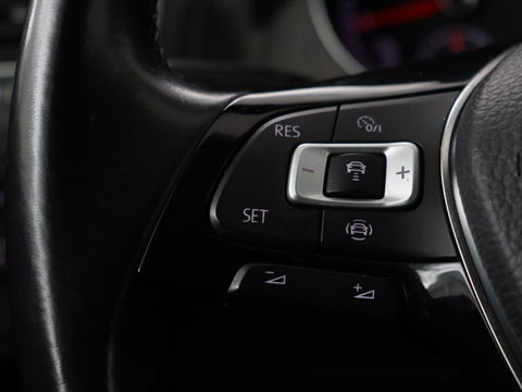 Volkswagen Golf 1.0 TSI Comfortline Business | Stoelverwarming | Camera | Massage | Carplay | Adaptive cruise | Navigatie | Climate control | Getint glas