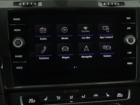 Volkswagen Golf 1.0 TSI Comfortline Business | Stoelverwarming | Camera | Massage | Carplay | Adaptive cruise | Navigatie | Climate control | Getint glas