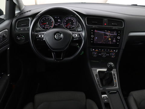 Volkswagen Golf 1.0 TSI Comfortline Business | Stoelverwarming | Camera | Massage | Carplay | Adaptive cruise | Navigatie | Climate control | Getint glas