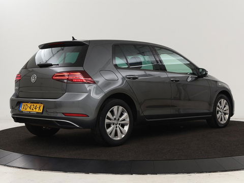 Volkswagen Golf 1.0 TSI Comfortline Business | Stoelverwarming | Camera | Massage | Carplay | Adaptive cruise | Navigatie | Climate control | Getint glas