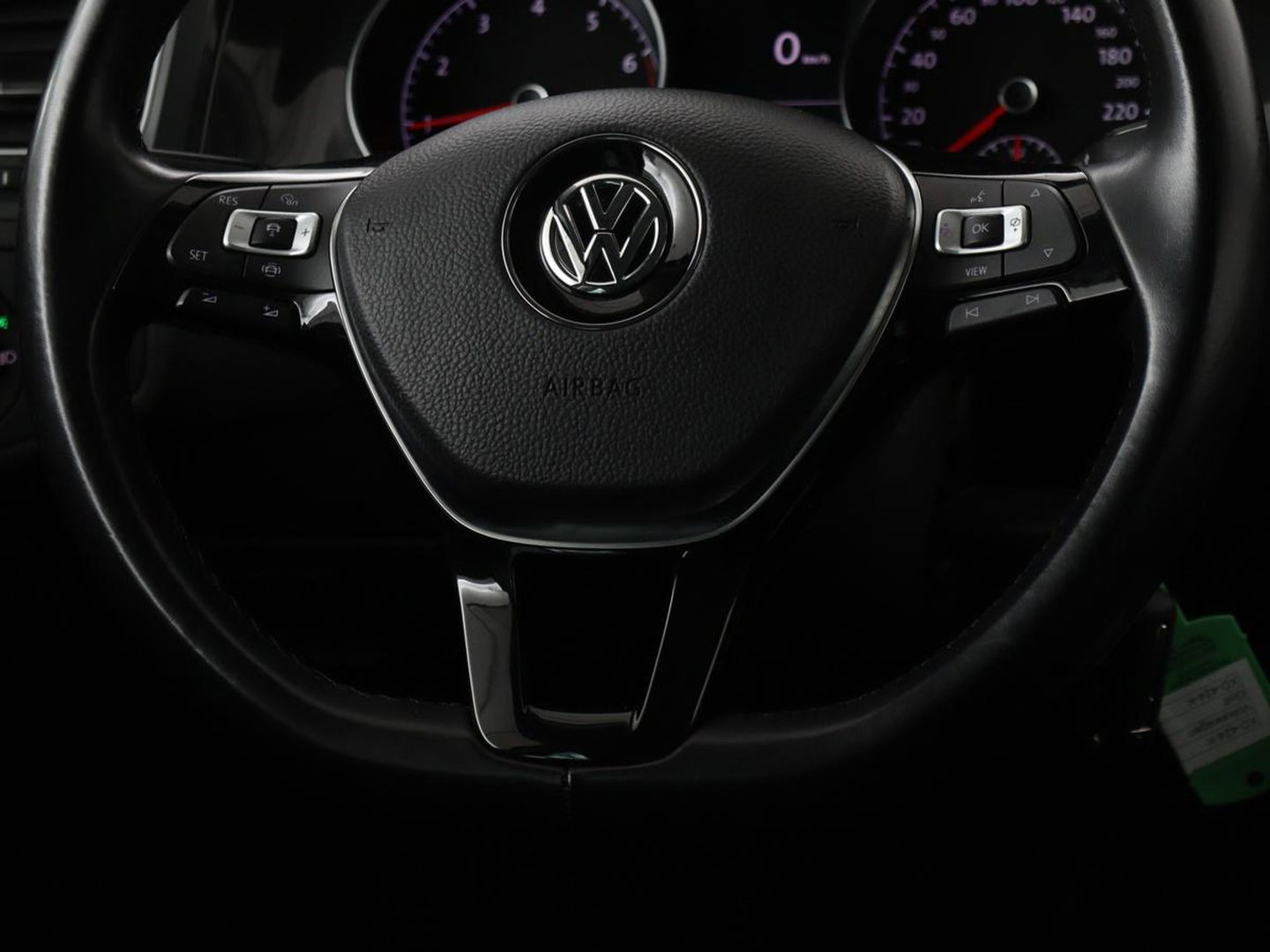 Volkswagen Golf 1.0 TSI Comfortline Business | Stoelverwarming | Camera | Massage | Carplay | Adaptive cruise | Navigatie | Climate control | Getint glas