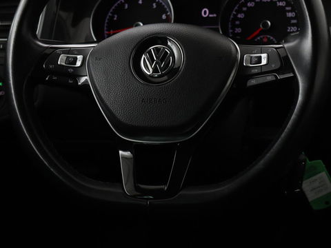 Volkswagen Golf 1.0 TSI Comfortline Business | Stoelverwarming | Camera | Massage | Carplay | Adaptive cruise | Navigatie | Climate control | Getint glas
