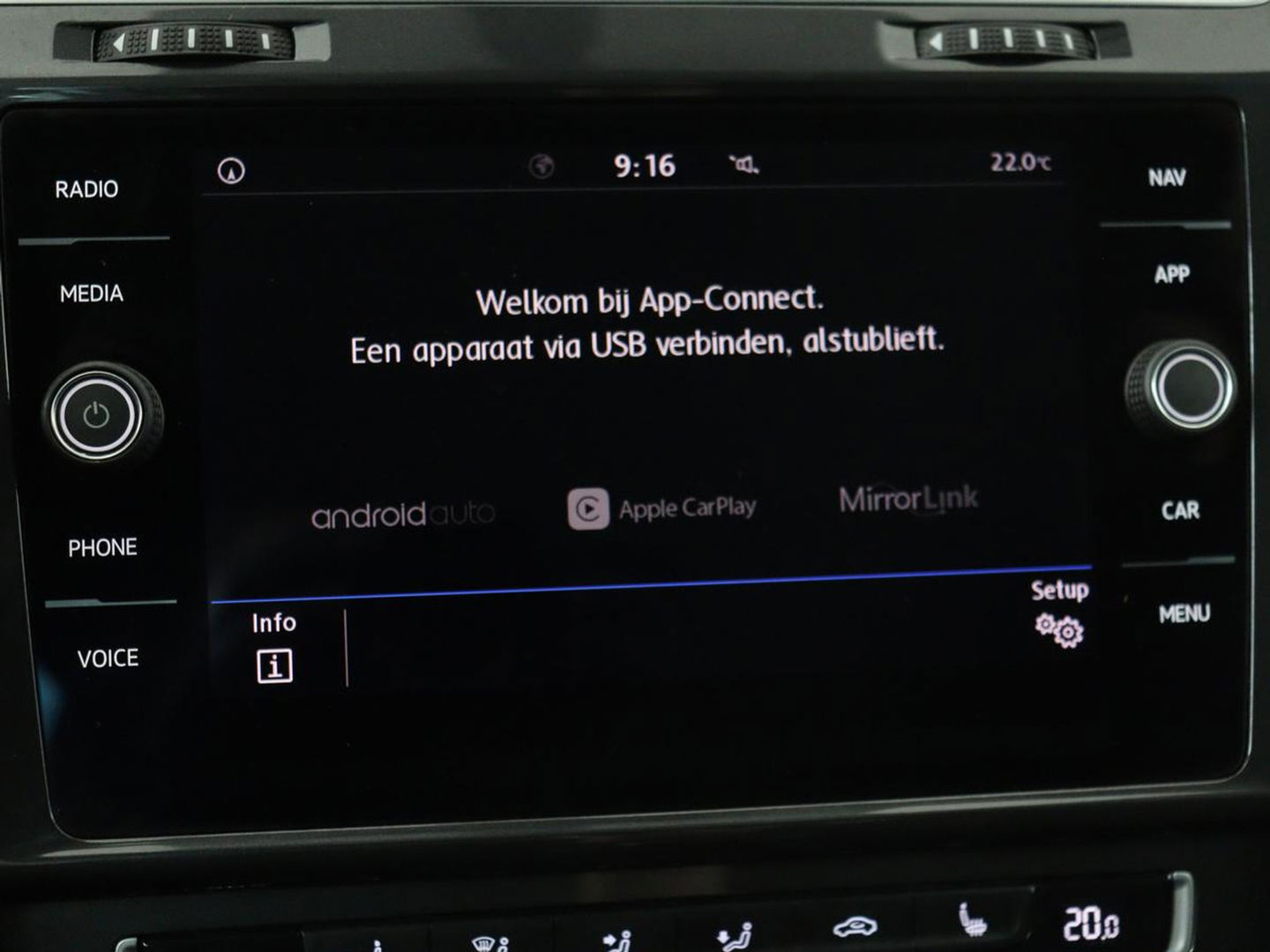 Volkswagen Golf 1.0 TSI Comfortline Business | Stoelverwarming | Camera | Massage | Carplay | Adaptive cruise | Navigatie | Climate control | Getint glas
