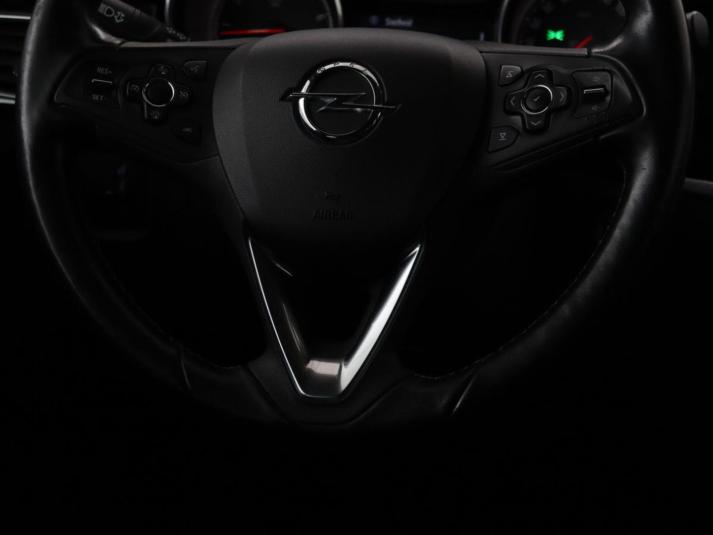 Opel Astra 1.4 Turbo Innovation | Leder | Stoel & stuurverwarming | Trekhaak | Matrix LED | Carplay | Navigatie | Keyless | Camera | Achterbankverwarming | Climate control | Comfortstoelen | Cruise control