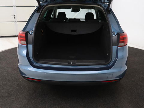 Opel Astra 1.4 Turbo Innovation | Leder | Stoel & stuurverwarming | Trekhaak | Matrix LED | Carplay | Navigatie | Keyless | Camera | Achterbankverwarming | Climate control | Comfortstoelen | Cruise control