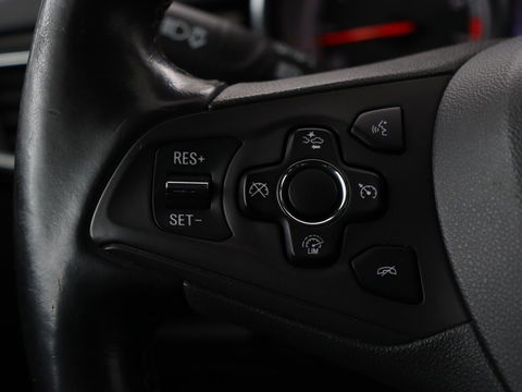 Opel Astra 1.4 Turbo Innovation | Leder | Stoel & stuurverwarming | Trekhaak | Matrix LED | Carplay | Navigatie | Keyless | Camera | Achterbankverwarming | Climate control | Comfortstoelen | Cruise control