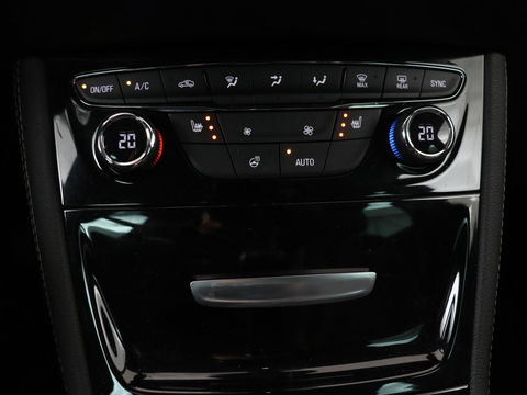 Opel Astra 1.4 Turbo Innovation | Leder | Stoel & stuurverwarming | Trekhaak | Matrix LED | Carplay | Navigatie | Keyless | Camera | Achterbankverwarming | Climate control | Comfortstoelen | Cruise control