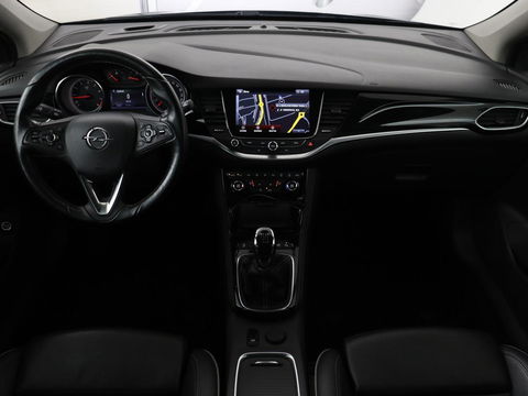 Opel Astra 1.4 Turbo Innovation | Leder | Stoel & stuurverwarming | Trekhaak | Matrix LED | Carplay | Navigatie | Keyless | Camera | Achterbankverwarming | Climate control | Comfortstoelen | Cruise control