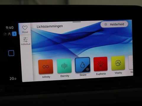 Volkswagen Golf 1.0 TSI Life | Carplay | Sfeerverlichting | Navigatie | Adaptive cruise | Full LED | Parkeerhulp | DAB | Climate control | Bluetooth