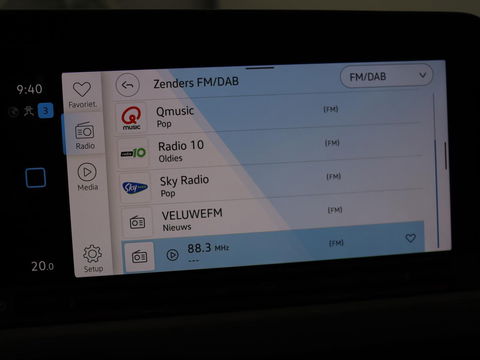 Volkswagen Golf 1.0 TSI Life | Carplay | Sfeerverlichting | Navigatie | Adaptive cruise | Full LED | Parkeerhulp | DAB | Climate control | Bluetooth
