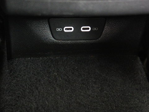 Volkswagen Golf 1.0 TSI Life | Carplay | Sfeerverlichting | Navigatie | Adaptive cruise | Full LED | Parkeerhulp | DAB | Climate control | Bluetooth