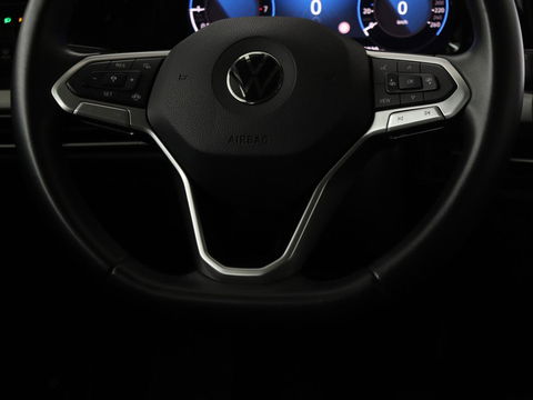 Volkswagen Golf 1.0 TSI Life | Carplay | Sfeerverlichting | Navigatie | Adaptive cruise | Full LED | Parkeerhulp | DAB | Climate control | Bluetooth